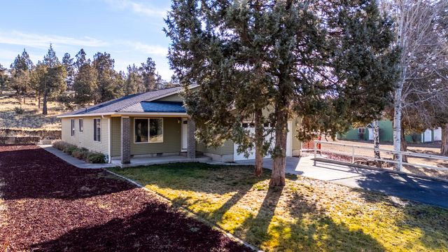 2350 NW Rimrock Loop, Redmond, OR 97756