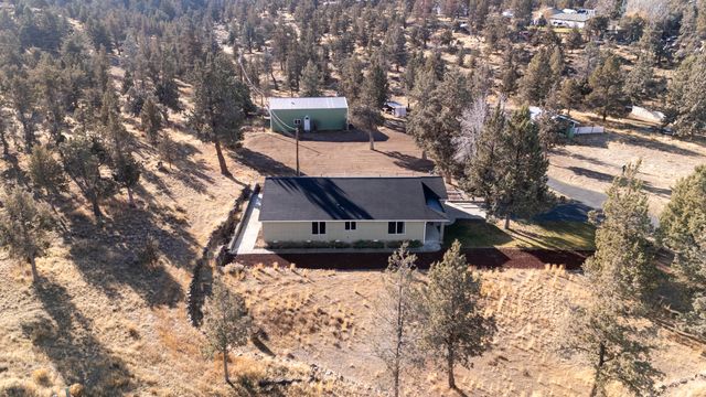 2350 NW Rimrock Loop, Redmond, OR 97756