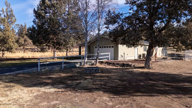 2350 NW Rimrock Loop, Redmond, OR 97756