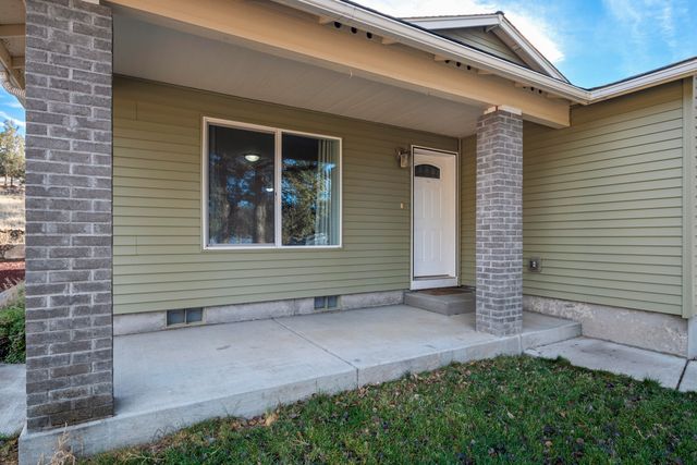 2350 NW Rimrock Loop, Redmond, OR 97756