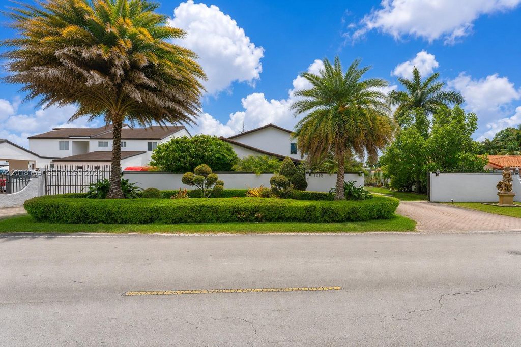 3285 SW 132nd Ave, Miami, FL 33175