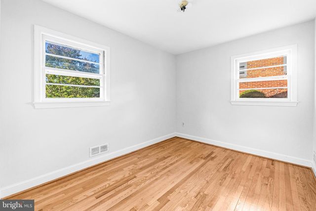 5901 1ST ST N, Arlington, VA 22203