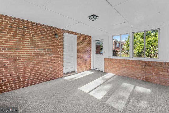 5901 1ST ST N, Arlington, VA 22203