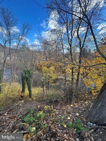 209 N MAIN ST, Yeagertown, PA 17099