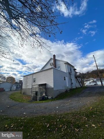 209 N MAIN ST, Yeagertown, PA 17099