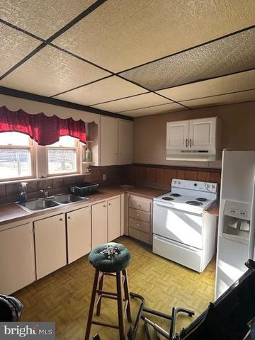 209 N MAIN ST, Yeagertown, PA 17099