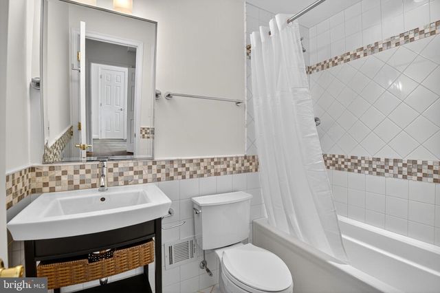 4015 MANSION DR NW, Washington, DC 20007