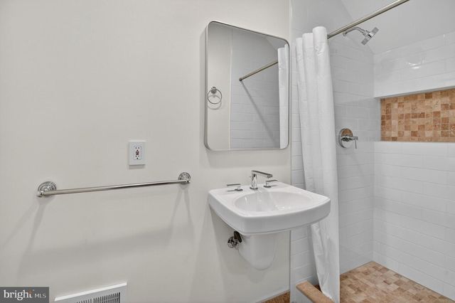 4015 MANSION DR NW, Washington, DC 20007