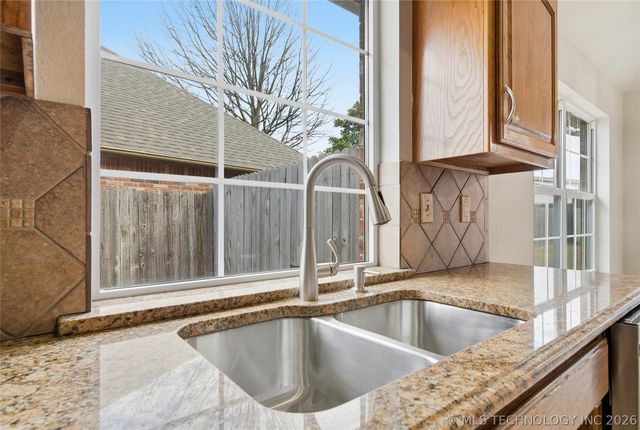 3725 W Detroit Street, Broken Arrow, OK 74012