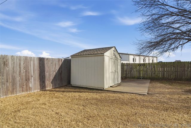 3725 W Detroit Street, Broken Arrow, OK 74012