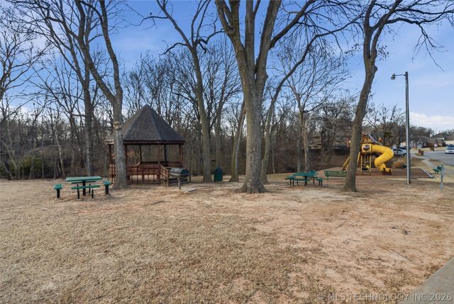 3725 W Detroit Street, Broken Arrow, OK 74012