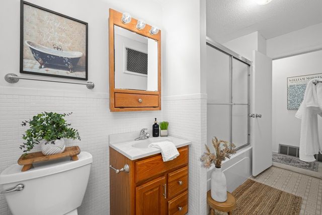 2924 Lincoln Avenue N, Davenport, IA 52804