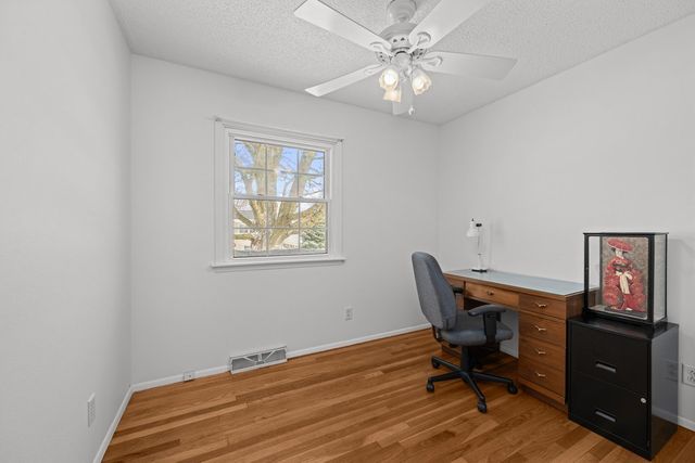 2924 Lincoln Avenue N, Davenport, IA 52804