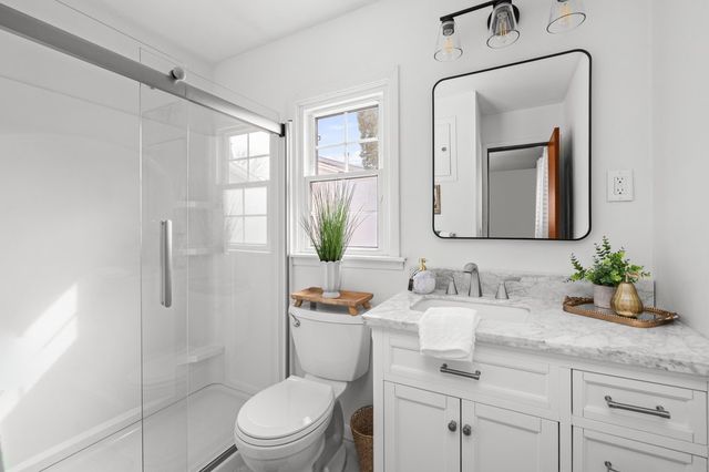 2924 Lincoln Avenue N, Davenport, IA 52804