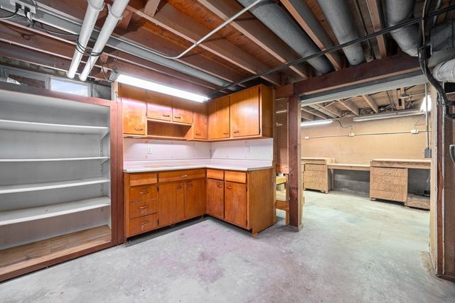 2924 Lincoln Avenue N, Davenport, IA 52804