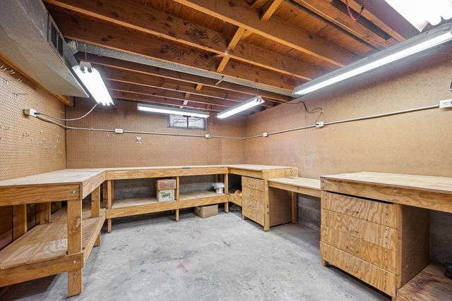 2924 Lincoln Avenue N, Davenport, IA 52804