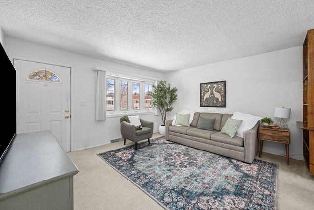 2924 Lincoln Avenue N, Davenport, IA 52804