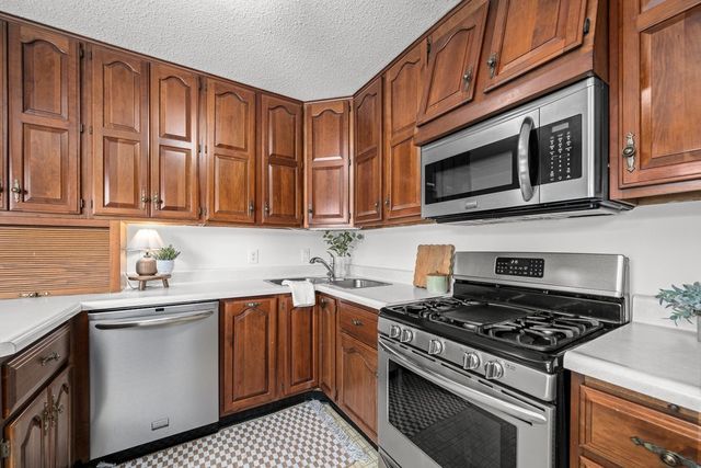 2924 Lincoln Avenue N, Davenport, IA 52804