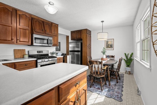 2924 Lincoln Avenue N, Davenport, IA 52804