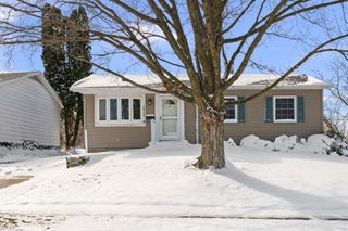 2924 Lincoln Avenue N, Davenport, IA 52804