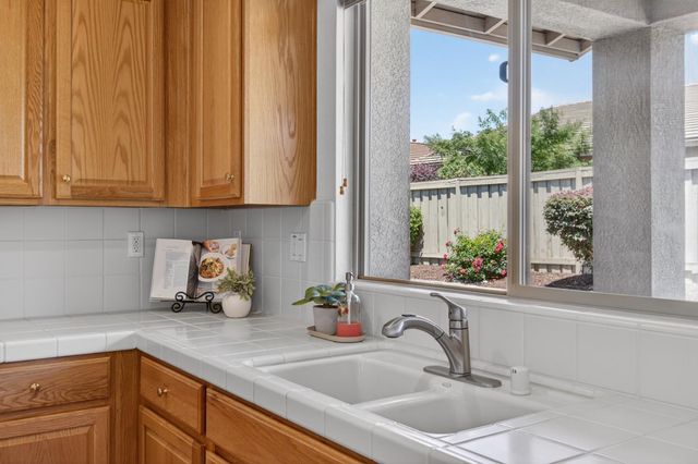1250 Tarapin Ln, Lincoln, CA 95648