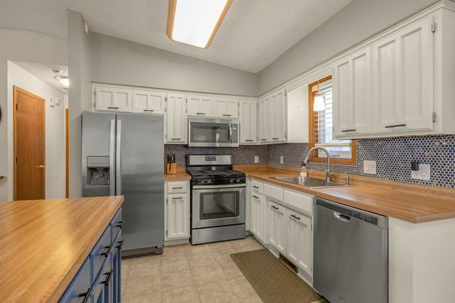 5973 126th Street W, Apple Valley, MN 55124