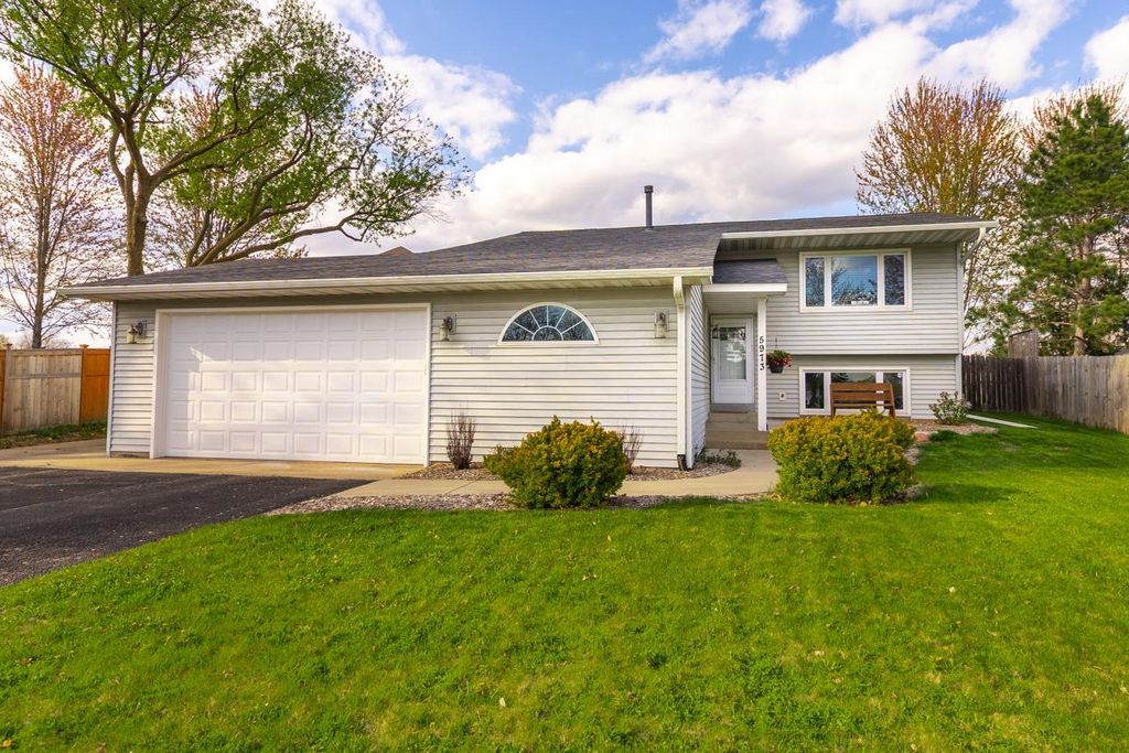 5973 126th Street W, Apple Valley, MN 55124