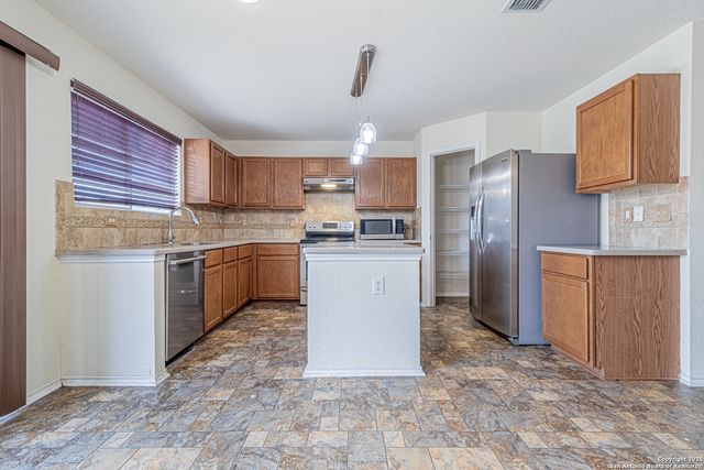 2603 Thunder Gulch, San Antonio, TX 78245