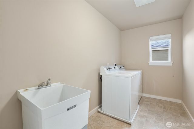 3907 Cameron Drive NE, Lacey, WA 98516