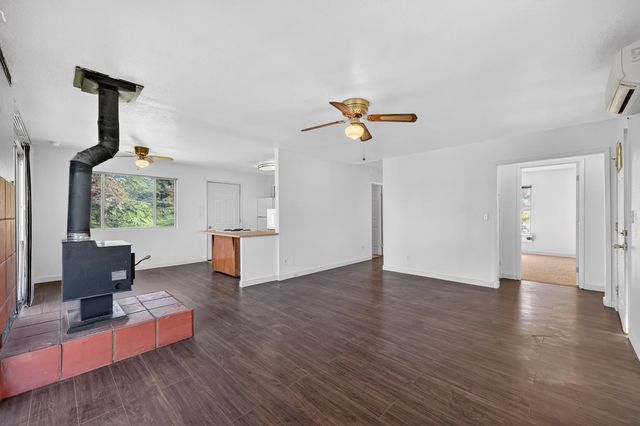 2932 Hoffman Dr, Valley Springs, CA 95252