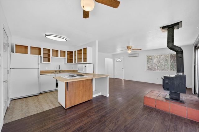 2932 Hoffman Dr, Valley Springs, CA 95252