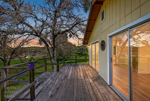 2932 Hoffman Dr, Valley Springs, CA 95252