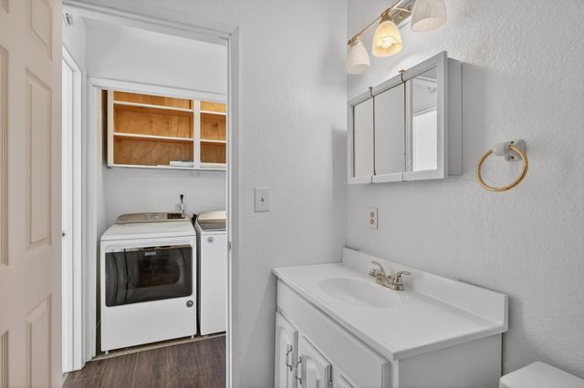 2932 Hoffman Dr, Valley Springs, CA 95252