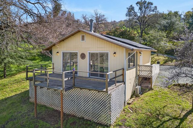 2932 Hoffman Dr, Valley Springs, CA 95252