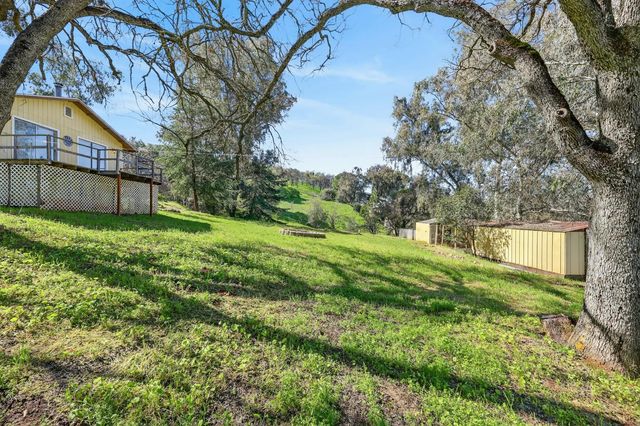 2932 Hoffman Dr, Valley Springs, CA 95252