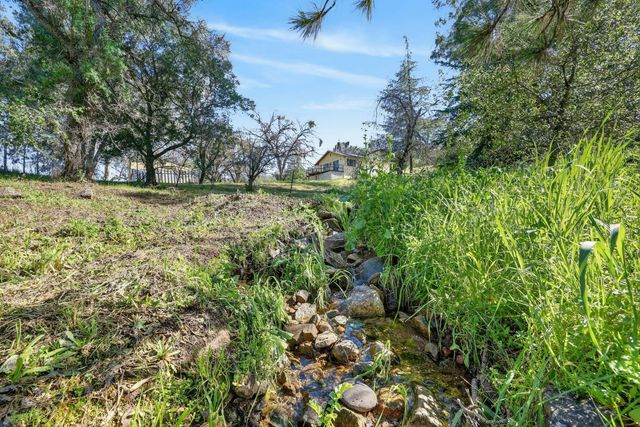 2932 Hoffman Dr, Valley Springs, CA 95252