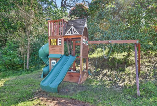 2932 Hoffman Dr, Valley Springs, CA 95252