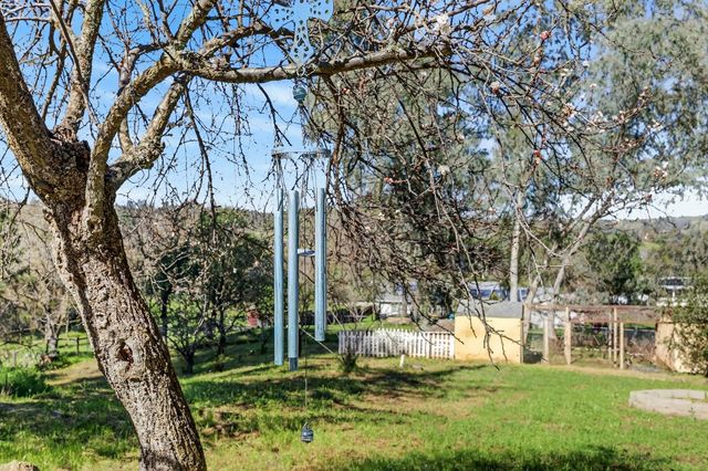 2932 Hoffman Dr, Valley Springs, CA 95252