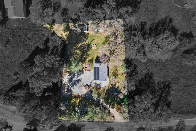 2932 Hoffman Dr, Valley Springs, CA 95252