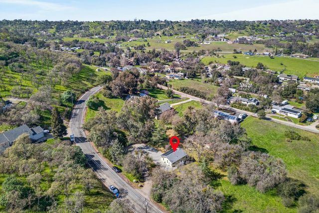 2932 Hoffman Dr, Valley Springs, CA 95252