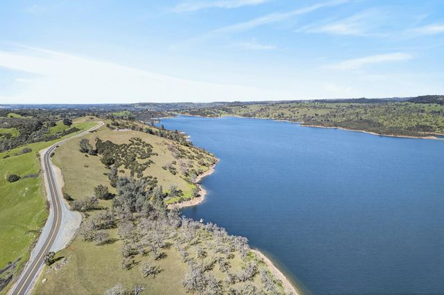 2932 Hoffman Dr, Valley Springs, CA 95252