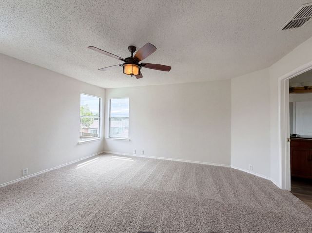 7001 Edmundson Drive, Arlington, TX 76002