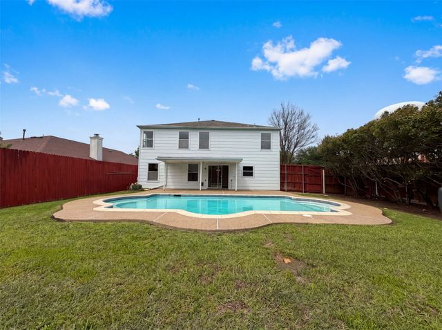 7001 Edmundson Drive, Arlington, TX 76002