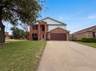 7001 Edmundson Drive, Arlington, TX 76002