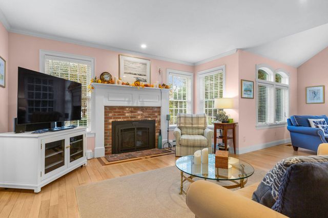 13 Hayfield Road, East Dennis, MA 02641