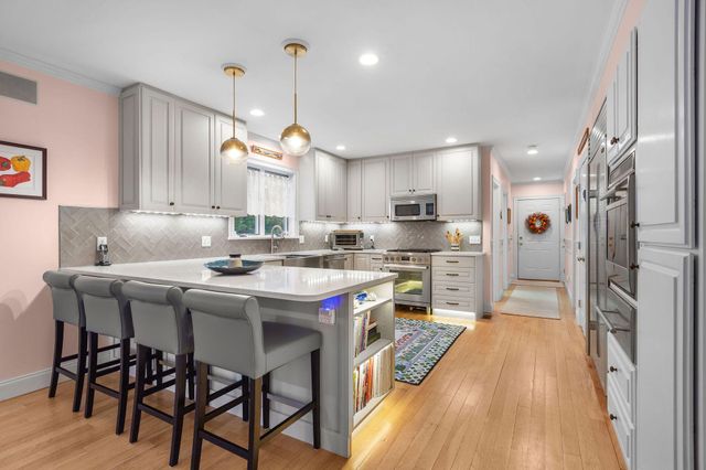 13 Hayfield Road, East Dennis, MA 02641