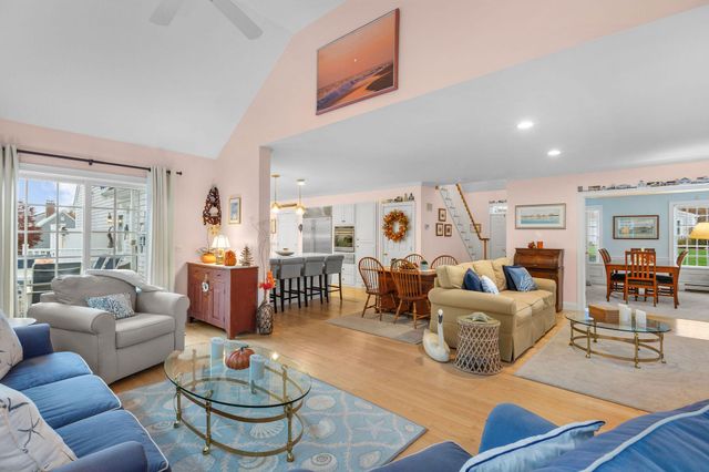 13 Hayfield Road, East Dennis, MA 02641