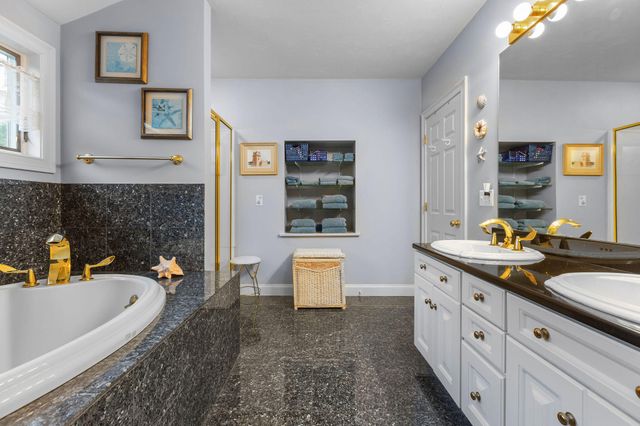 13 Hayfield Road, East Dennis, MA 02641