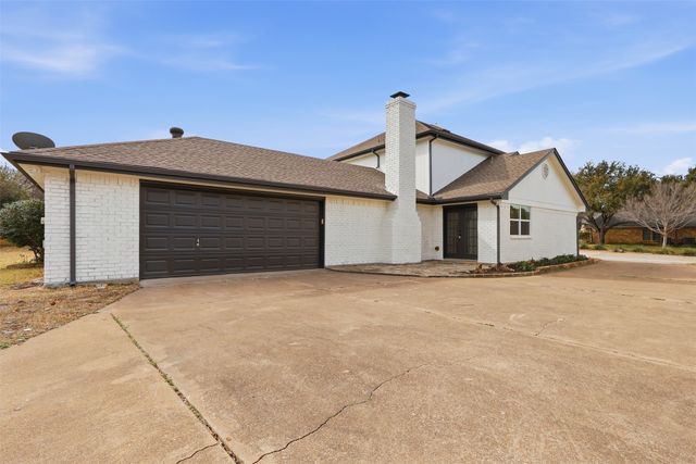 532 Indian Creek Drive, Roanoke, TX 76262
