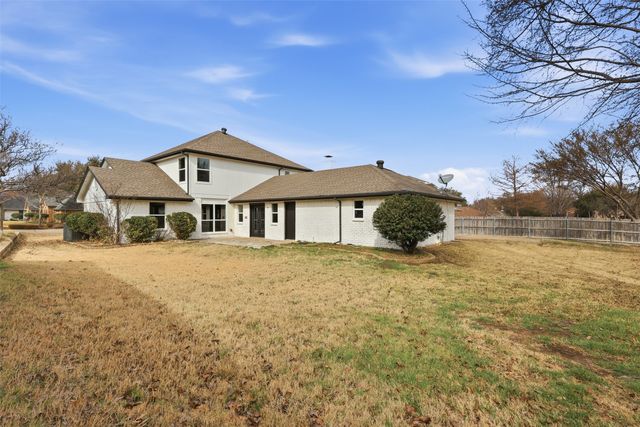 532 Indian Creek Drive, Roanoke, TX 76262